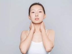 如何延缓颈部皮肤衰老？