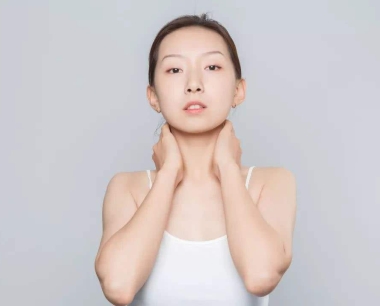 如何延缓颈部皮肤衰老?